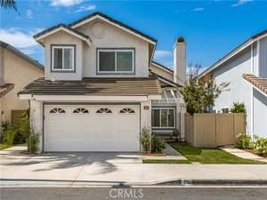 MLS #OC25171576 image #0