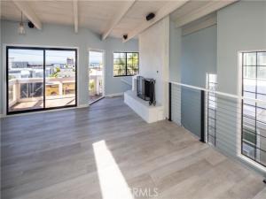 MLS #OC25171722 image #0