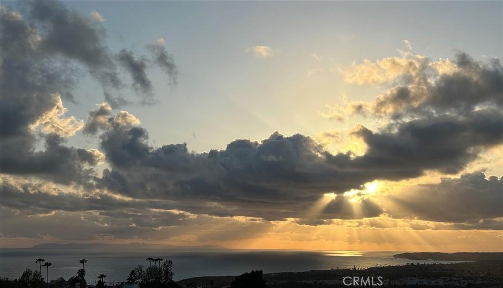 MLS #OC25172035 image #0