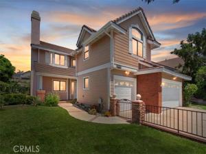 MLS #OC25172337 image #0