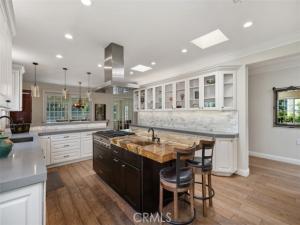 MLS #OC25172862 image #0