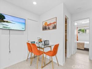 MLS #OC25173727 image #0