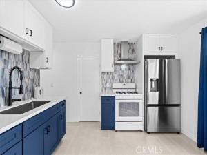 MLS #OC25173750 image #0