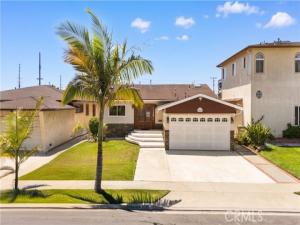 MLS #OC25174256 image #0