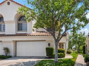 MLS #OC25174510 image #0