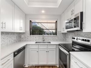 MLS #OC25174643 image #0