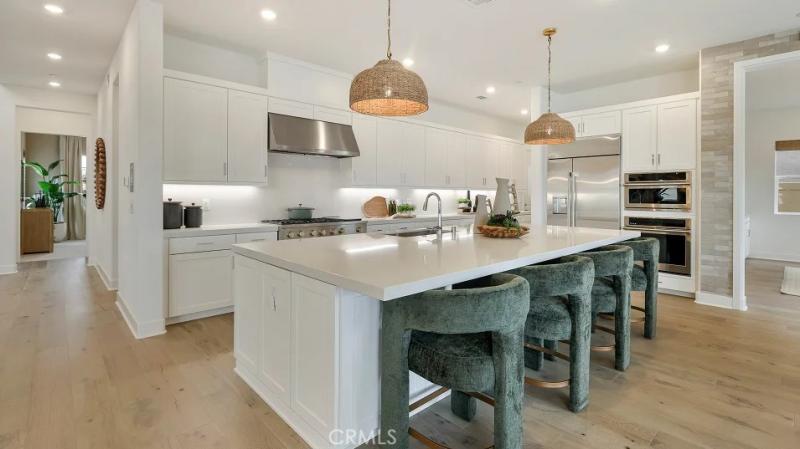 MLS #OC25174963 image #0