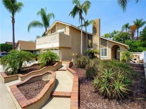 MLS #OC25175910 image #0