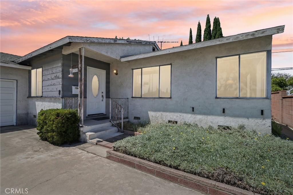 MLS #OC25176543 img 0