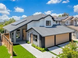 MLS #OC25176637 image #0