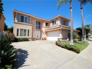 MLS #OC25177113 image #0