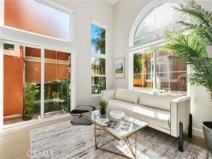 MLS #OC25177599 image #0