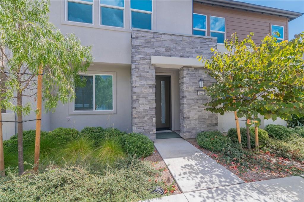 MLS #OC25177781 image #0