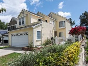 MLS #OC25178174 image #0