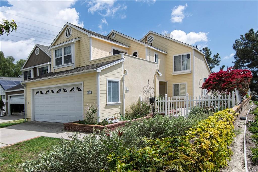 MLS #OC25178174 image #0