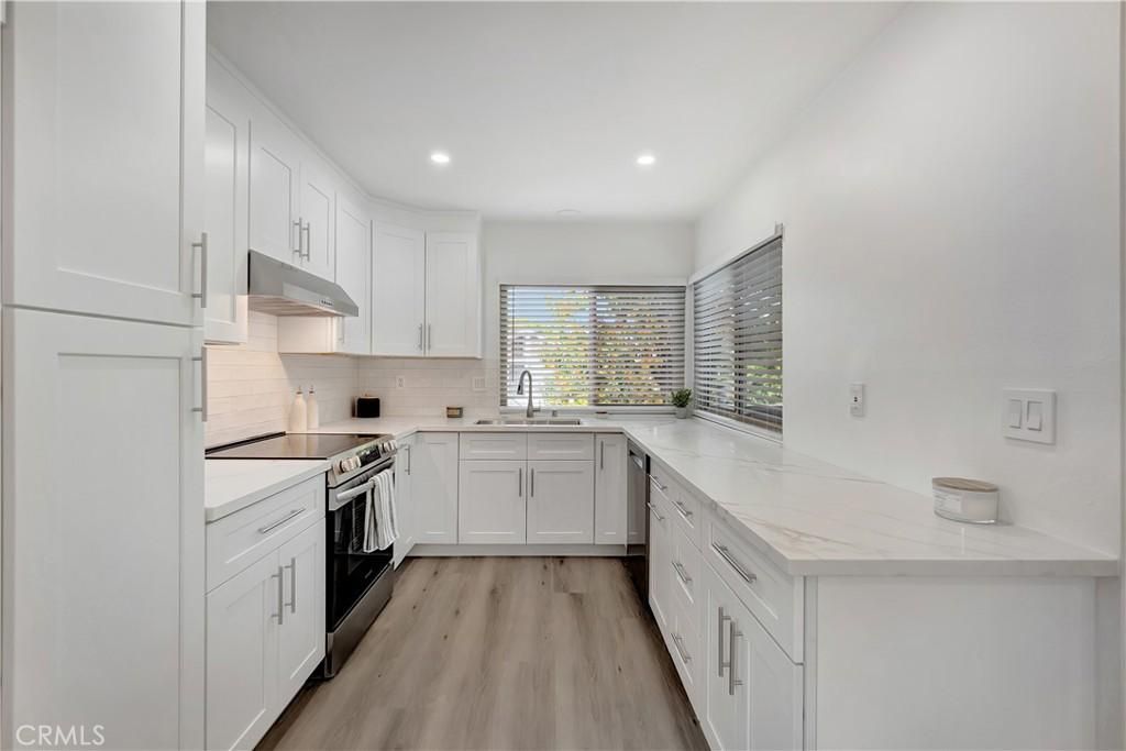 MLS #OC25178300 image #0