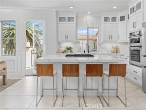 MLS #OC25178446 image #0