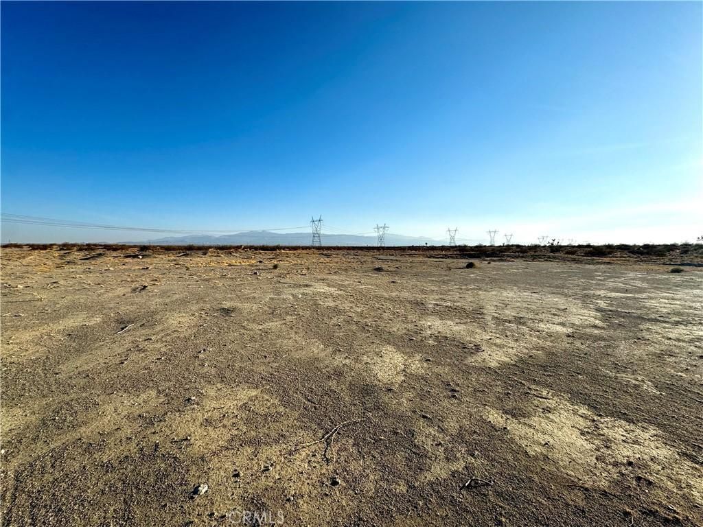 MLS #OC25178630 image #0