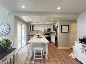 MLS #OC25178675 image #0