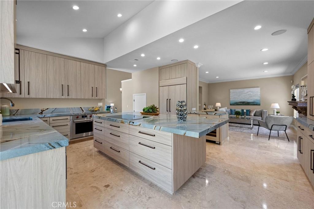 MLS #OC25179992 img 0