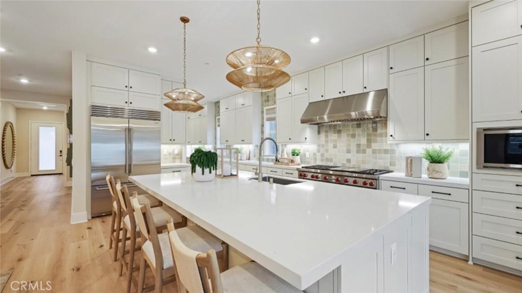 MLS #OC25180638 image #0