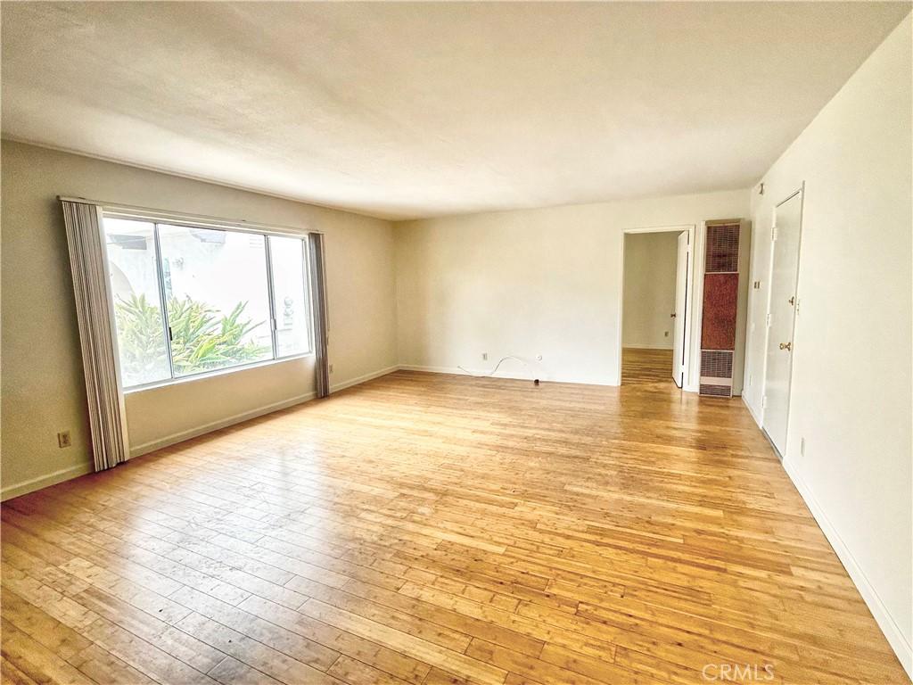 MLS #OC25180656 img 0