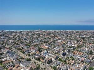 MLS #OC25181308 image #0