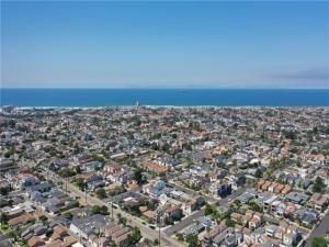 MLS #OC25181308 image #0