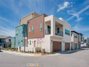 MLS #OC25182553 image #0