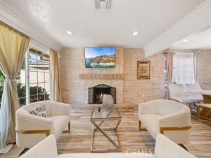 MLS #OC25182771 image #0