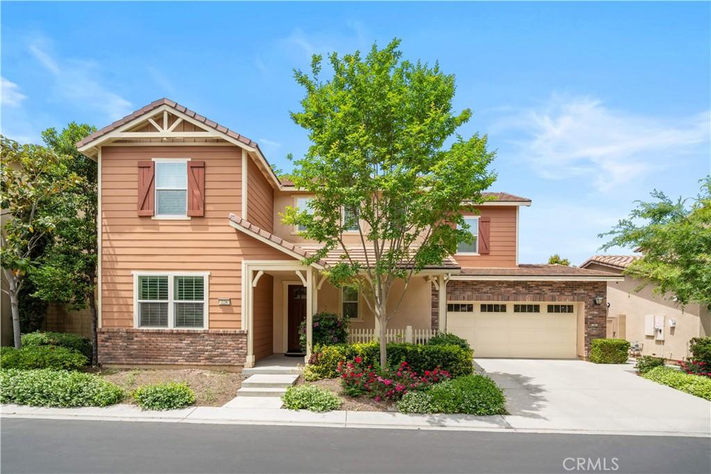 MLS #OC25182893 image #0