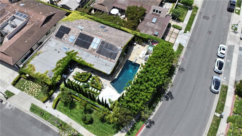 MLS #OC25182899 img 0