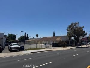 MLS #OC25183458 img 0