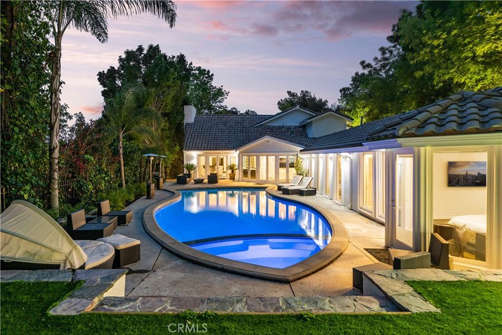 MLS #OC25183713 image #0