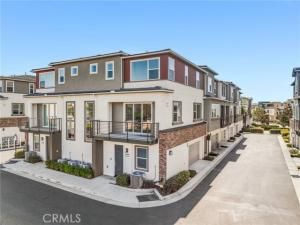 MLS #OC25184003 image #0