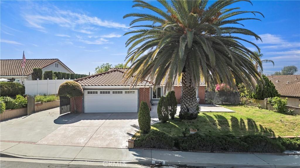 MLS #OC25184080 image #0