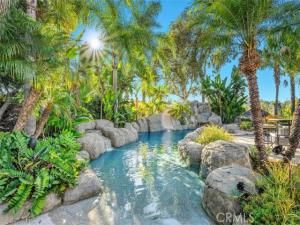 MLS #OC25184109 image #0