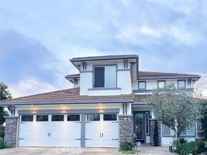 MLS #OC25184277 image #0