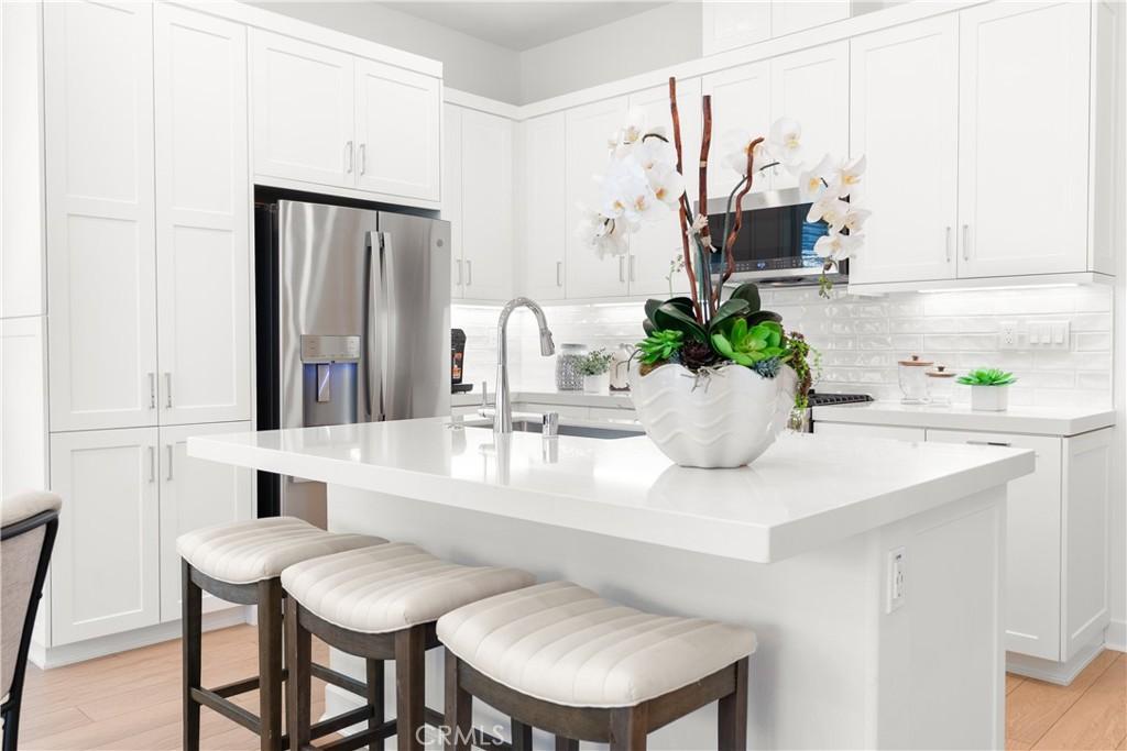 MLS #OC25184309 image #0