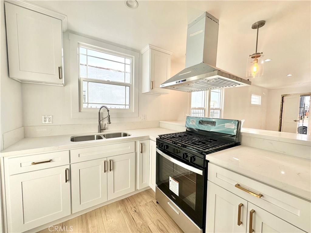 MLS #OC25184435 image #0