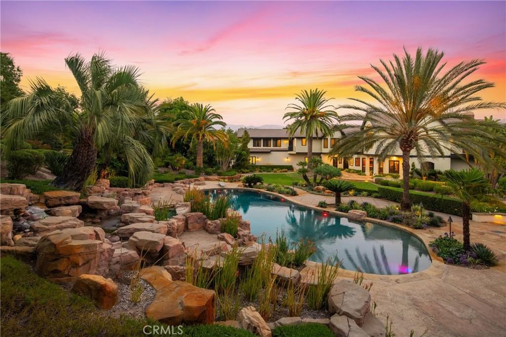 MLS #OC25186135 img 0