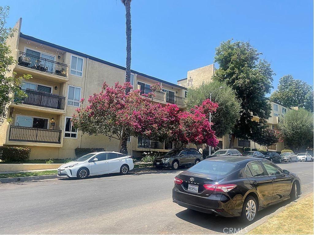 MLS #OC25186411 image #0