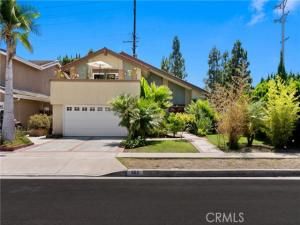 MLS #OC25188151 image #0