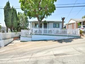 MLS #OC25188713 image #0