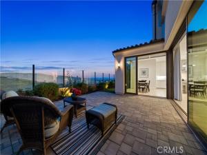 MLS #OC25188943 image #0