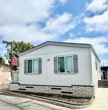 MLS #OC25189030 image #0