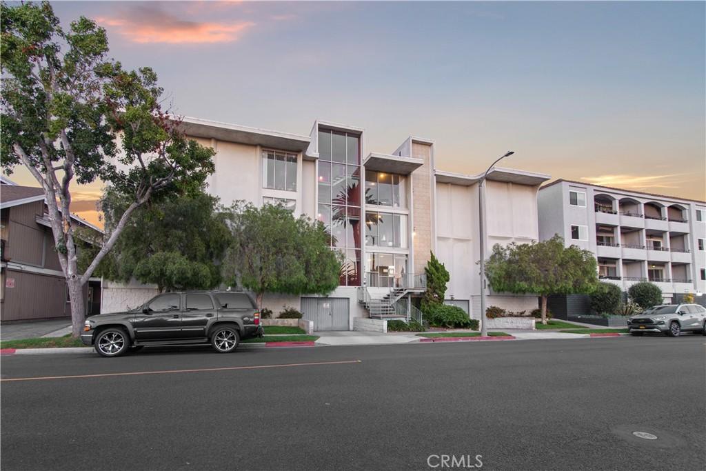 MLS #OC25189877 image #0