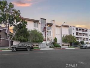 MLS #OC25189877 image #0