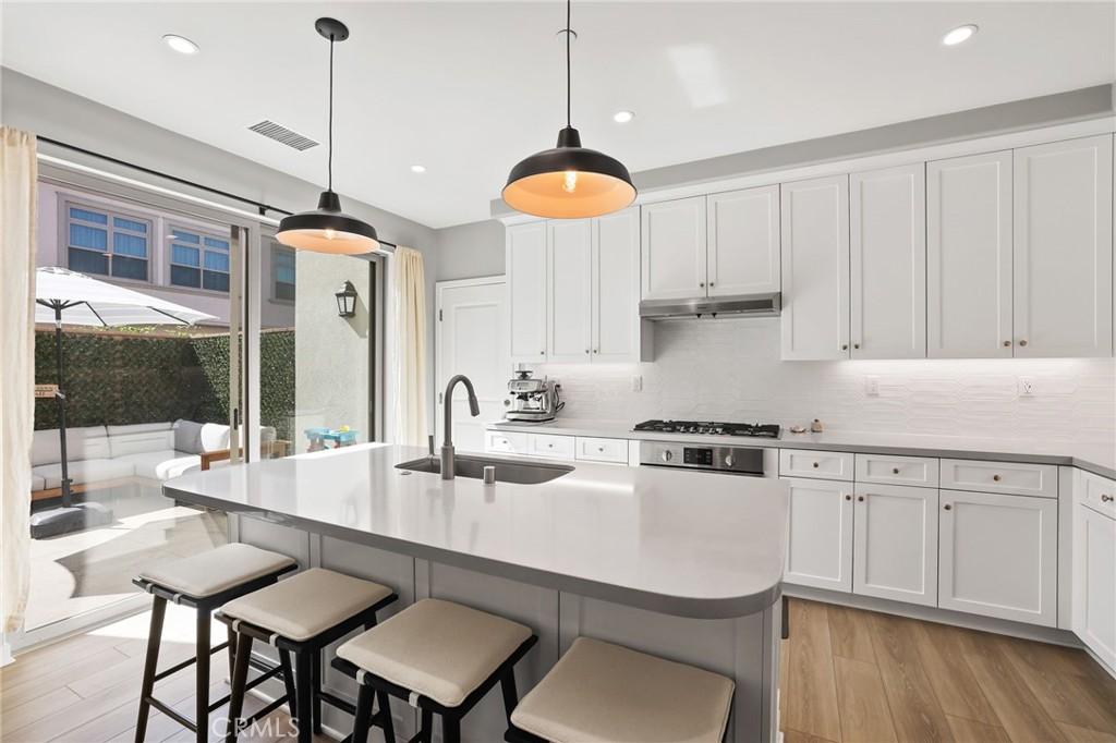 MLS #OC25190069 image #0