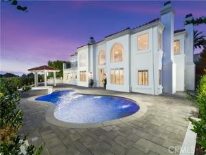 MLS #OC25190154 image #0